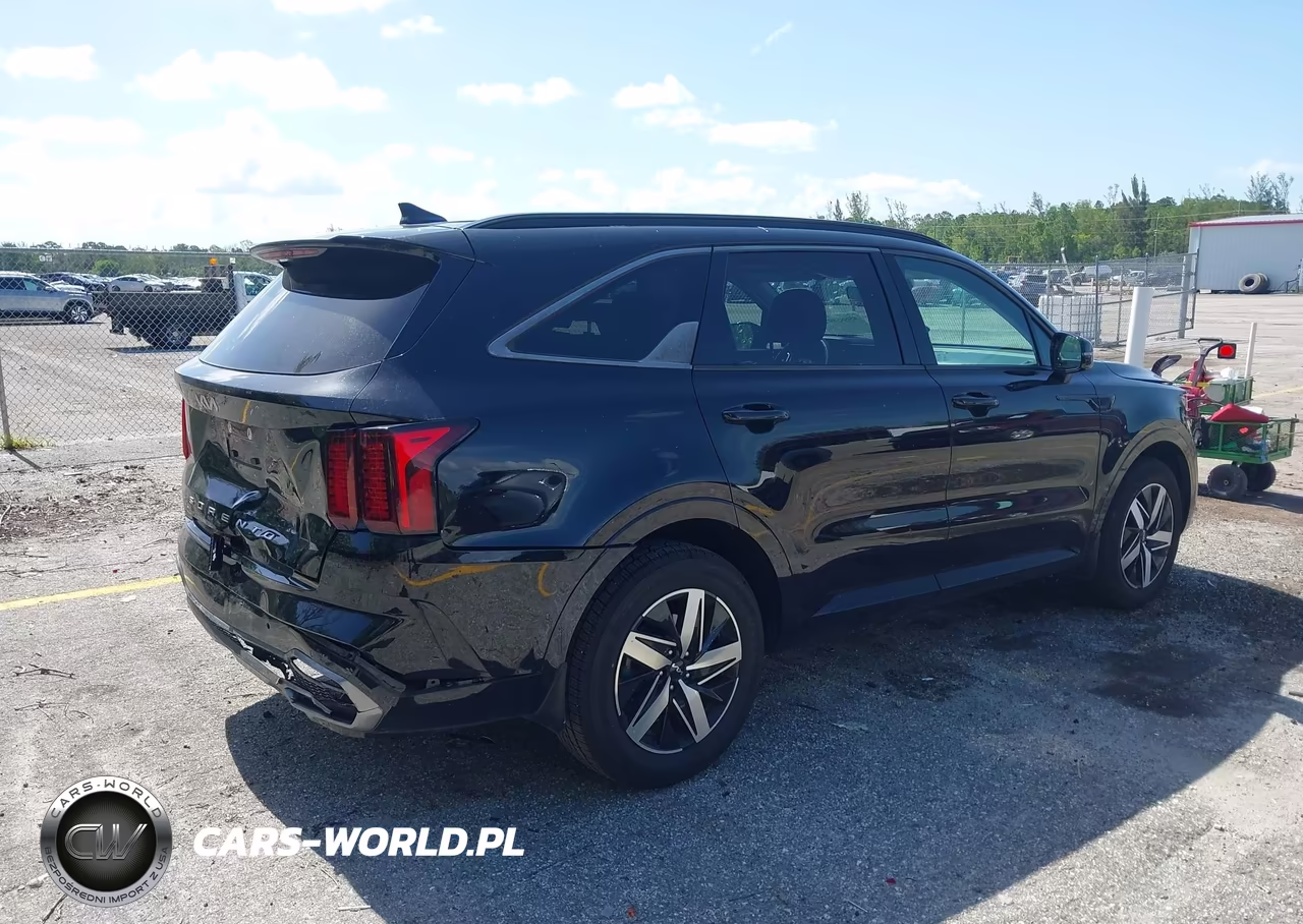 2022 Kia Sorento S VIN:5XYRL4LC6NG124318 - 4