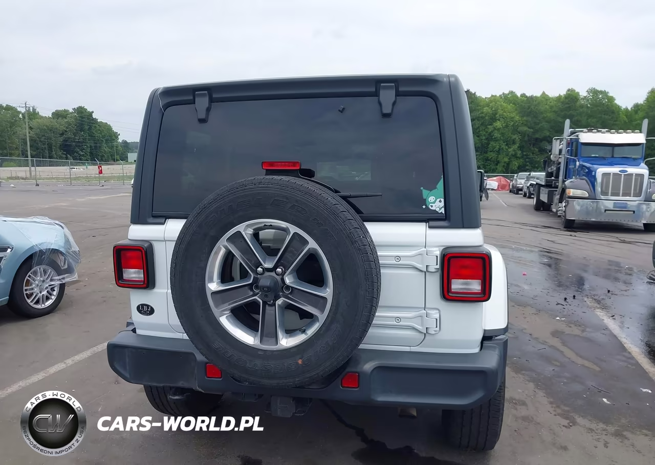 2019 Jeep Wrangler Unlimited Sahara 4X4 VIN:1C4HJXEN4KW547530 - 15