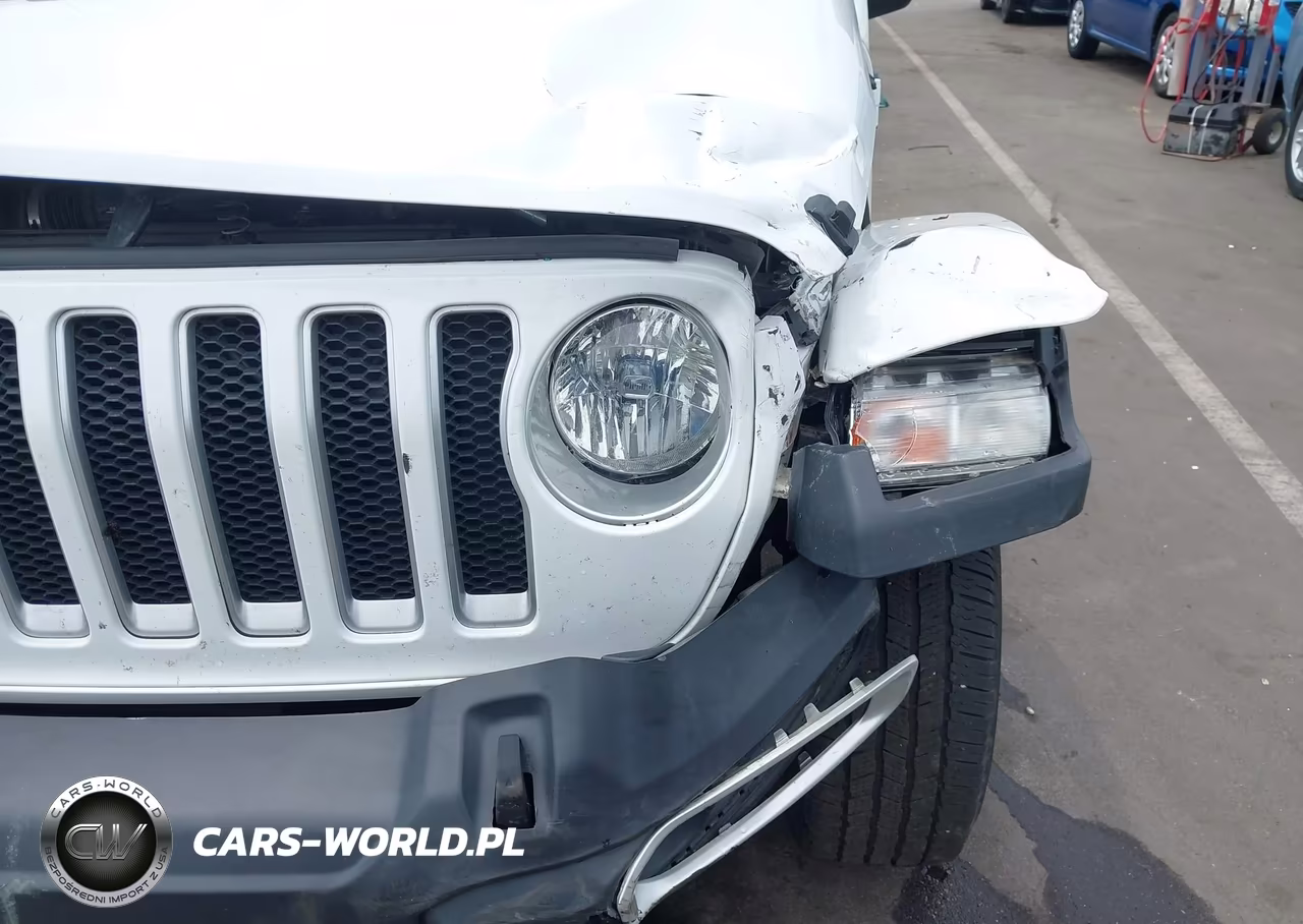 2019 Jeep Wrangler Unlimited Sahara 4X4 VIN:1C4HJXEN4KW547530 - 18