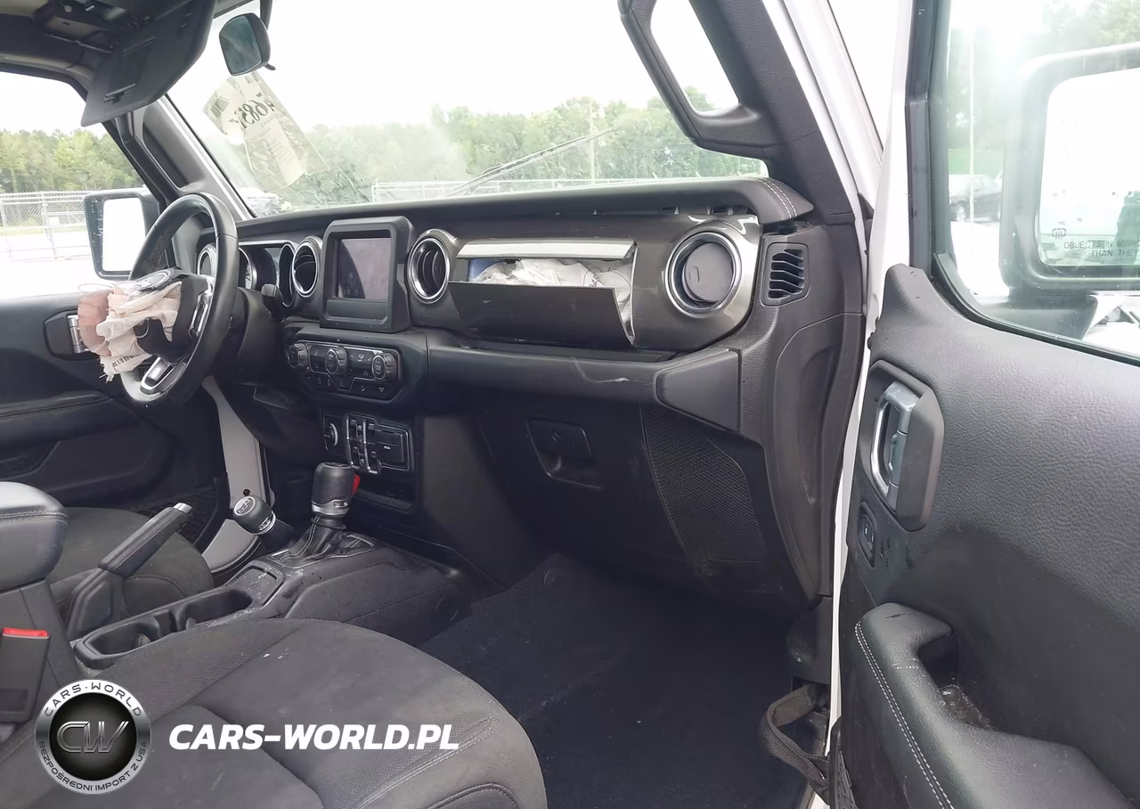 2019 Jeep Wrangler Unlimited Sahara 4X4 VIN:1C4HJXEN4KW547530 - 5