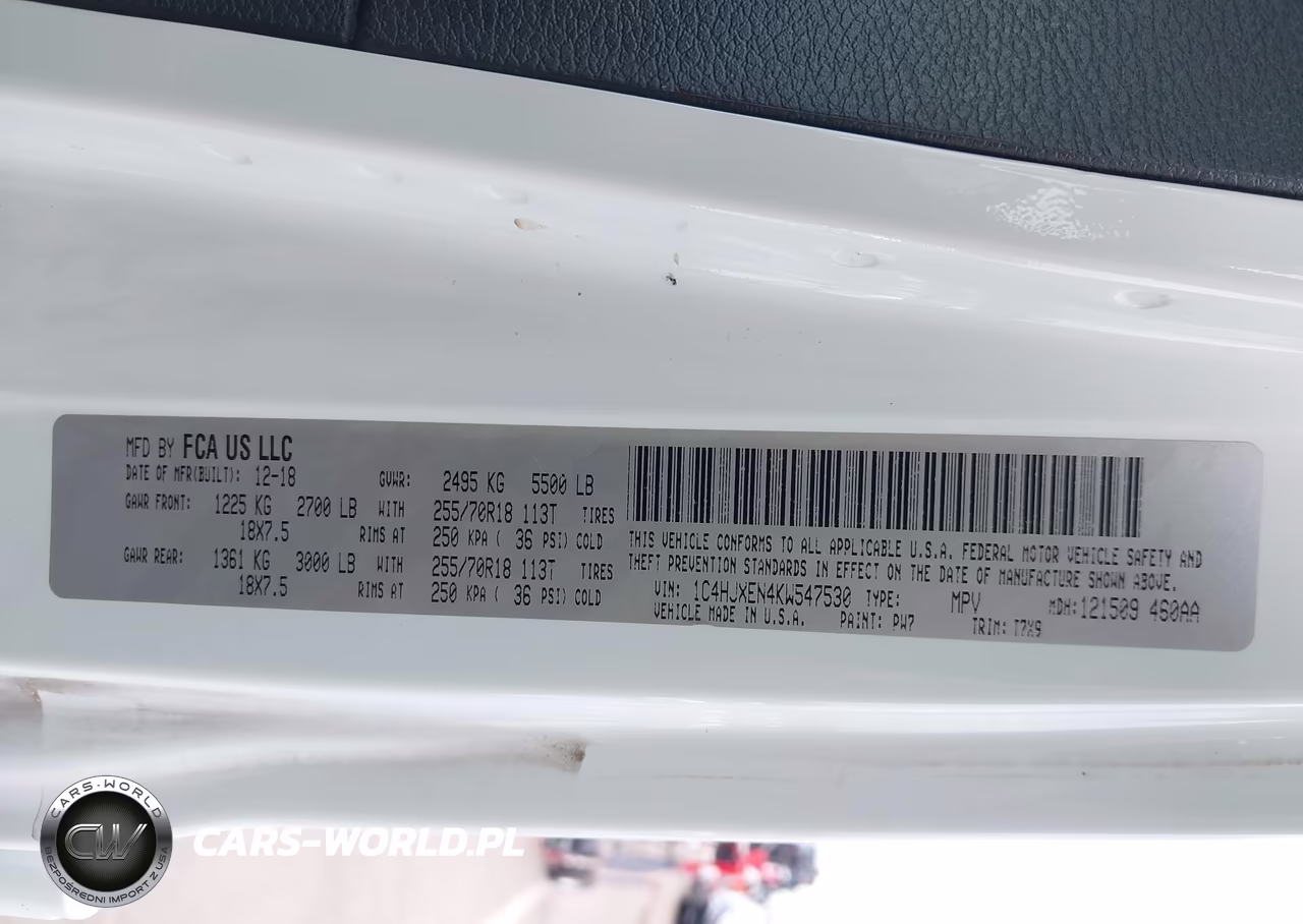 2019 Jeep Wrangler Unlimited Sahara 4X4 VIN:1C4HJXEN4KW547530 - 9
