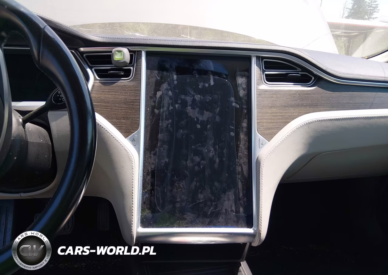2014 Tesla Model S P85 VIN:5YJSA1H15EFP32710 - 18