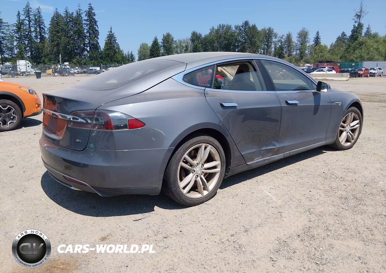 2014 Tesla Model S P85 VIN:5YJSA1H15EFP32710 - 4