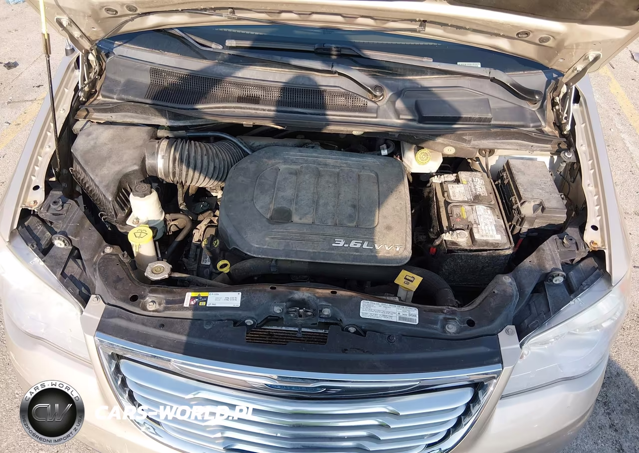 2013 Chrysler Town & Country Touring-L VIN:2C4RC1CG4DR645839 - 10