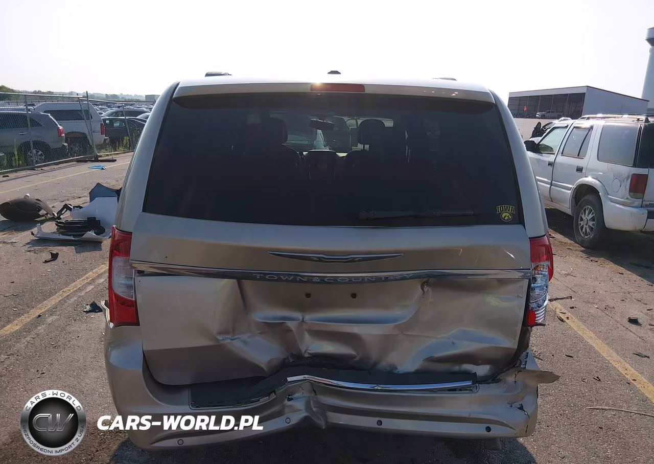 2013 Chrysler Town & Country Touring-L VIN:2C4RC1CG4DR645839 - 6