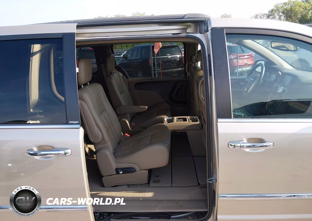 2013 Chrysler Town & Country Touring-L VIN:2C4RC1CG4DR645839 - 8