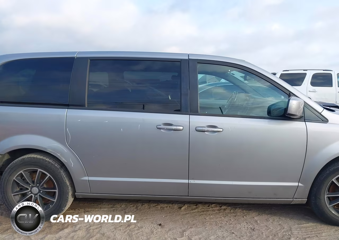 2018 Dodge Grand Caravan Gt VIN:2C4RDGEG9JR196246 - 14