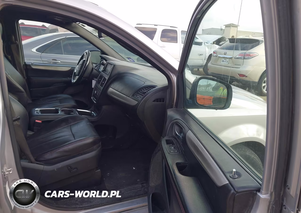 2018 Dodge Grand Caravan Gt VIN:2C4RDGEG9JR196246 - 5
