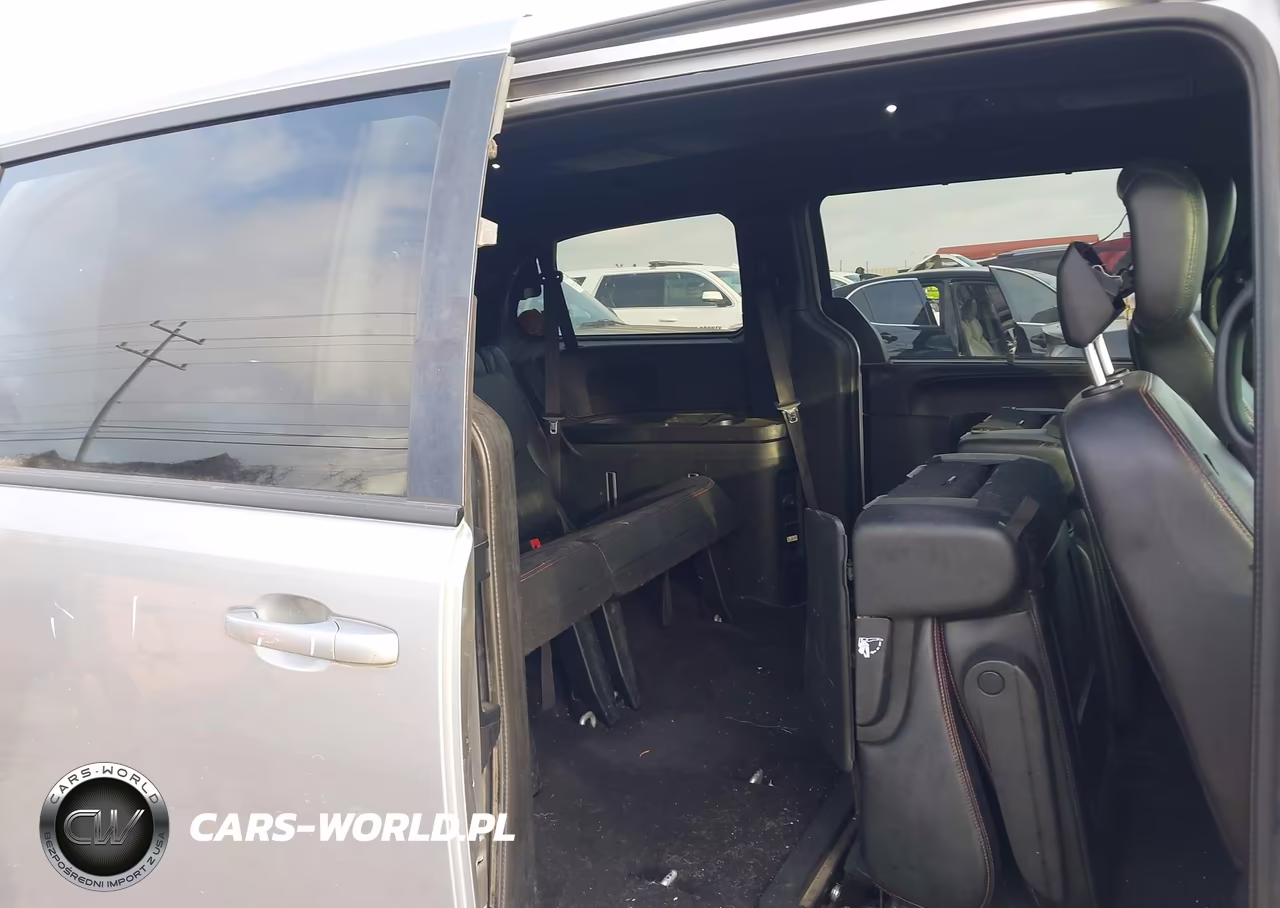 2018 Dodge Grand Caravan Gt VIN:2C4RDGEG9JR196246 - 8