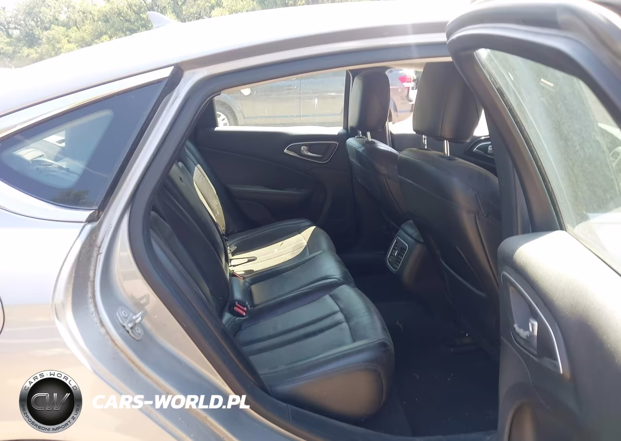 2015 Chrysler 200 C VIN:1C3CCCCB4FN530121 - 8
