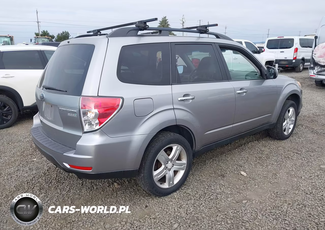 2010 Subaru Forester 2.5X Premium VIN:JF2SH6CC4AG801969 - 4