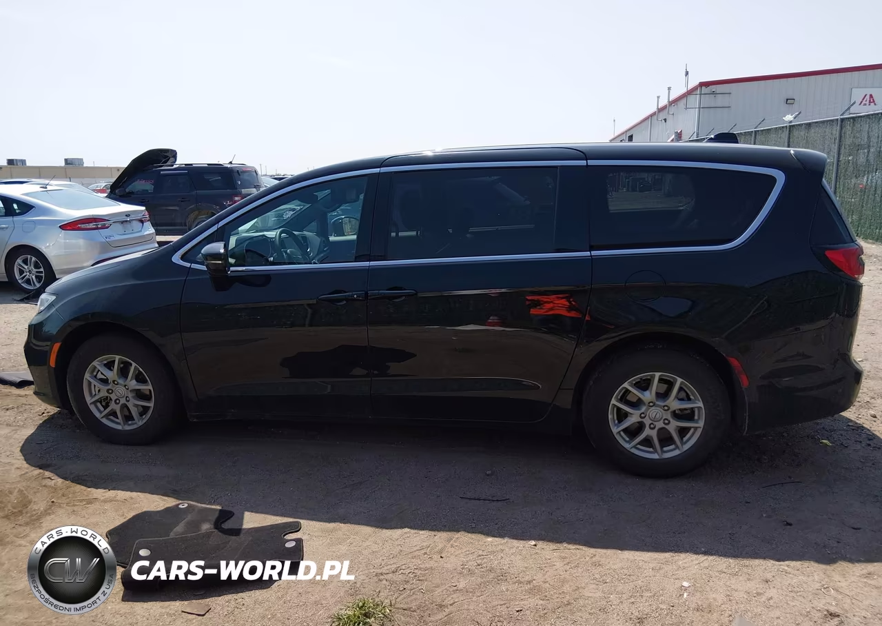 2026 Chrysler Pacifica Select VIN:2C4RC1BG7TR201712 - 14