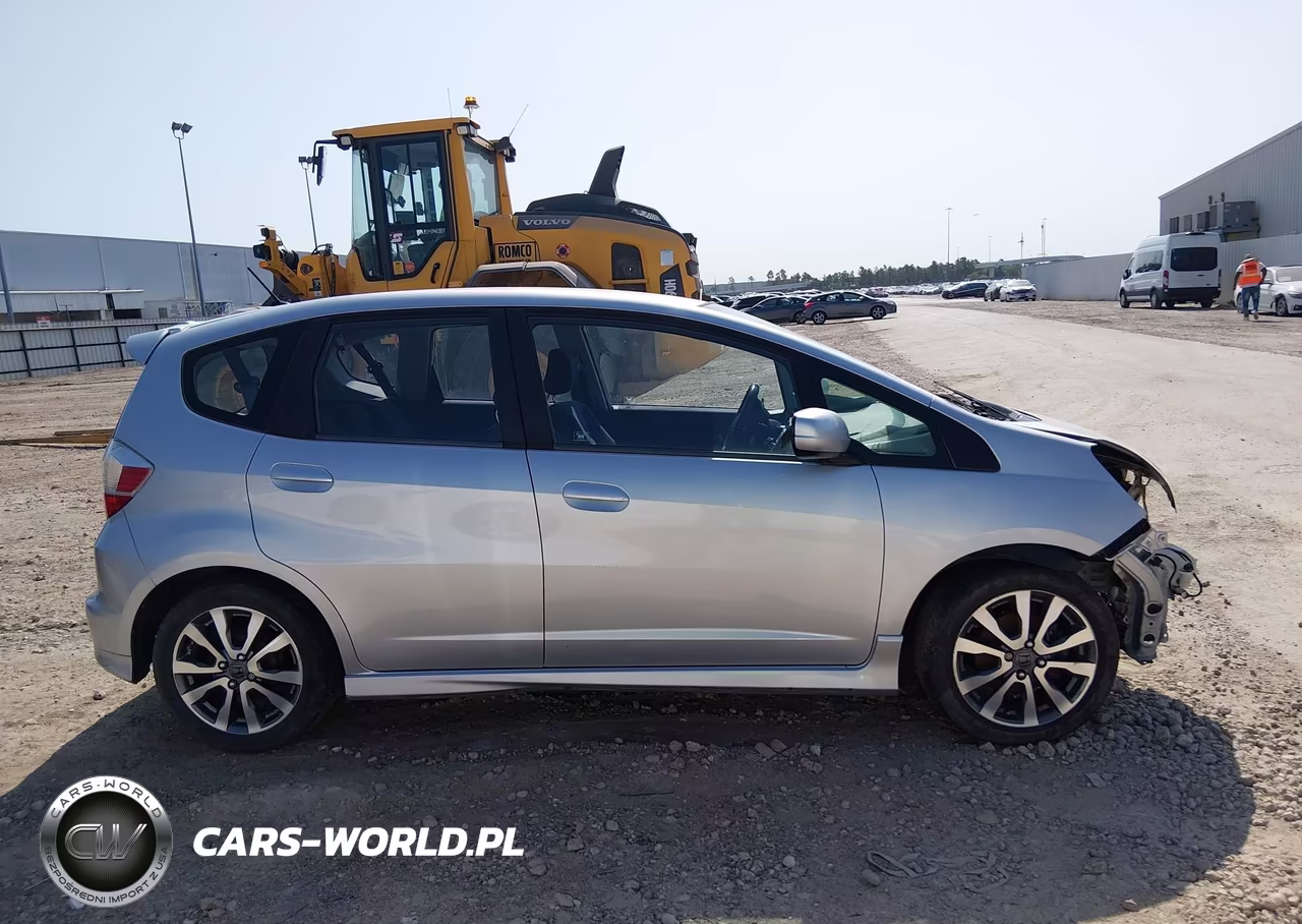 2012 Honda Fit Sport VIN:JHMGE8H54CC018095 - 14