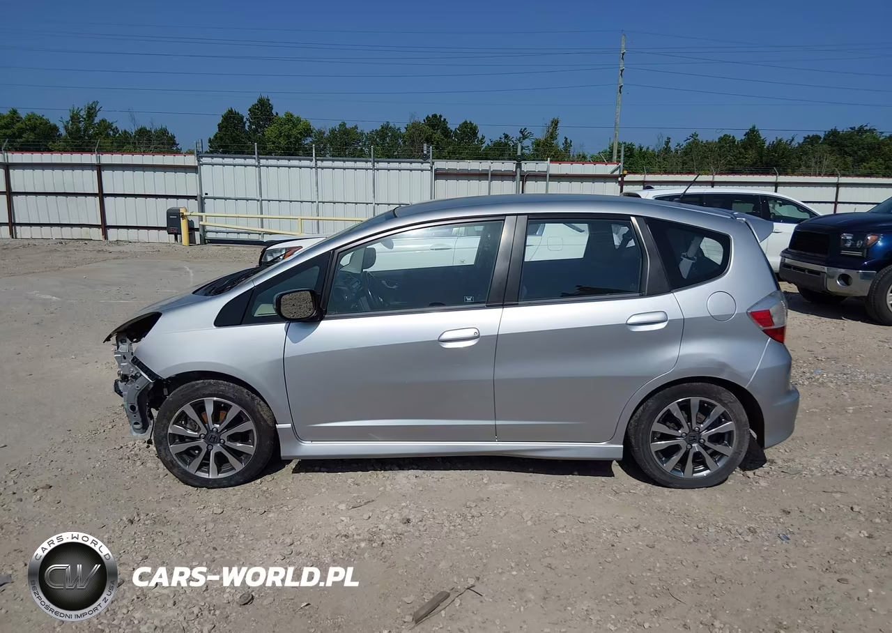 2012 Honda Fit Sport VIN:JHMGE8H54CC018095 - 15