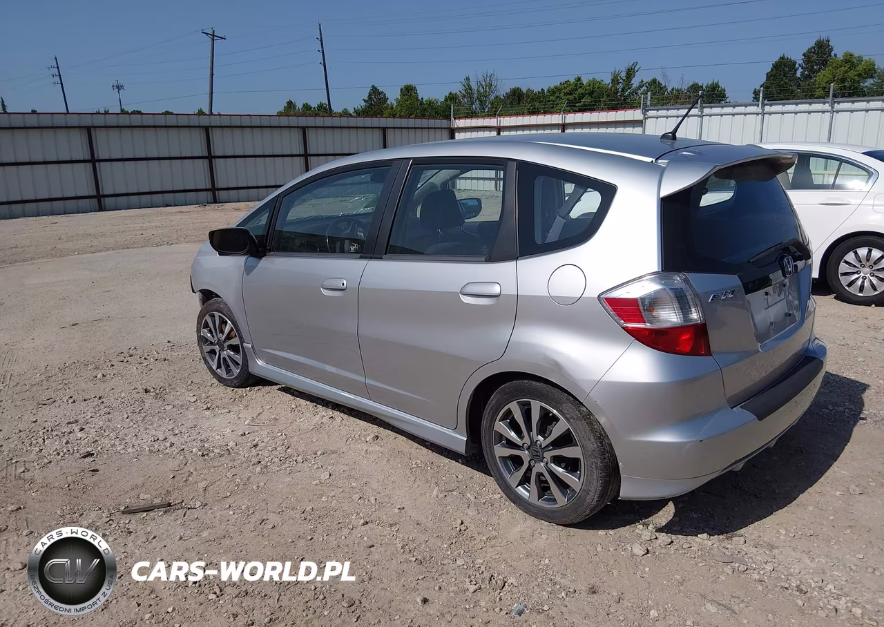 2012 Honda Fit Sport VIN:JHMGE8H54CC018095 - 3