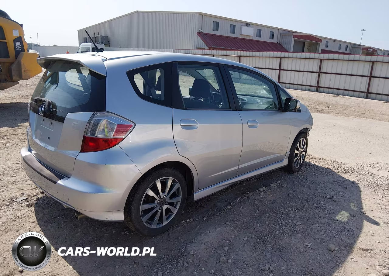 2012 Honda Fit Sport VIN:JHMGE8H54CC018095 - 4