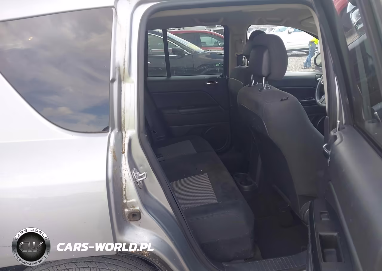 2017 Jeep Compass Sport VIN:1C4NJCBA2HD123877 - 8