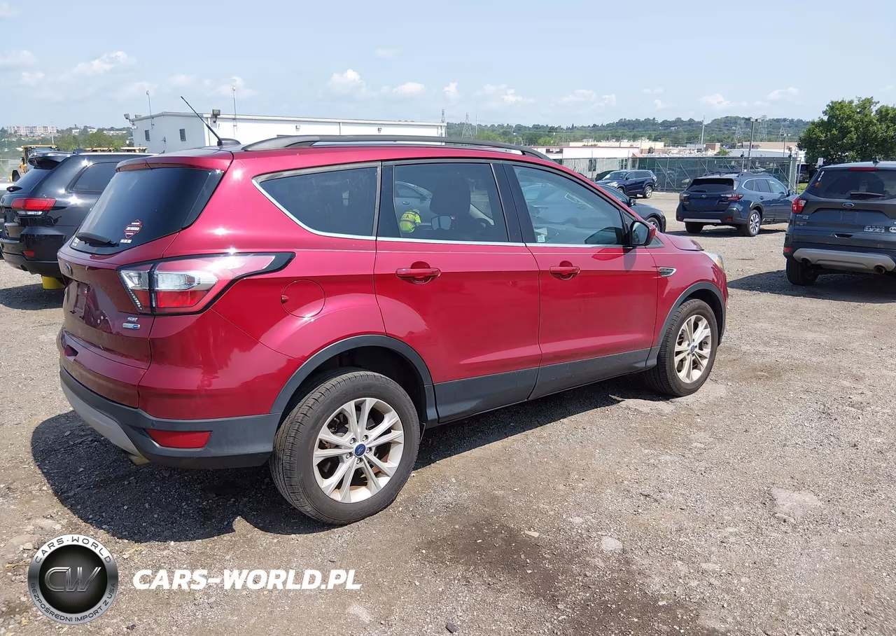 2017 Ford Escape Se VIN:1FMCU9GDXHUC71579 - 4