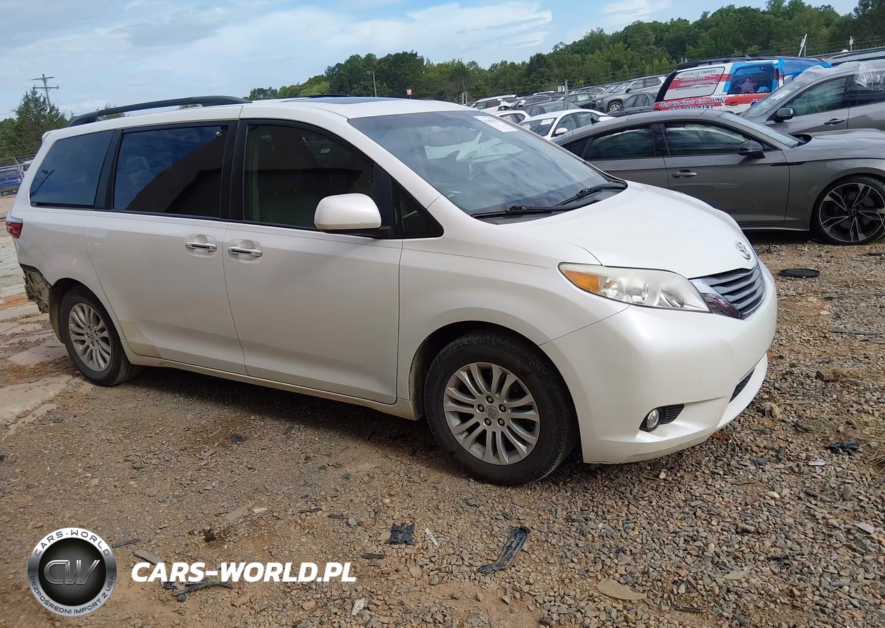 2015 Toyota Sienna Xle 8 Passenger