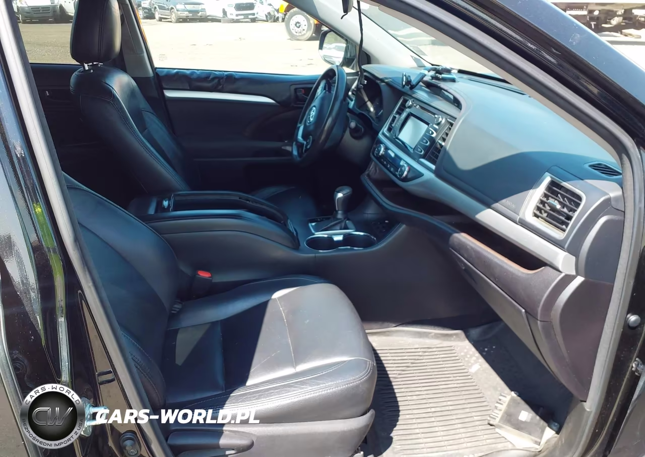 2018 Toyota Highlander Hybrid-Le VIN:5TDBGRFH3JS037063 - 5