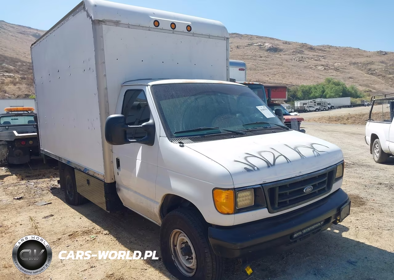 2005 Ford E-350 Cutaway Standard VIN:1FDSE35L75HA92761 - 1