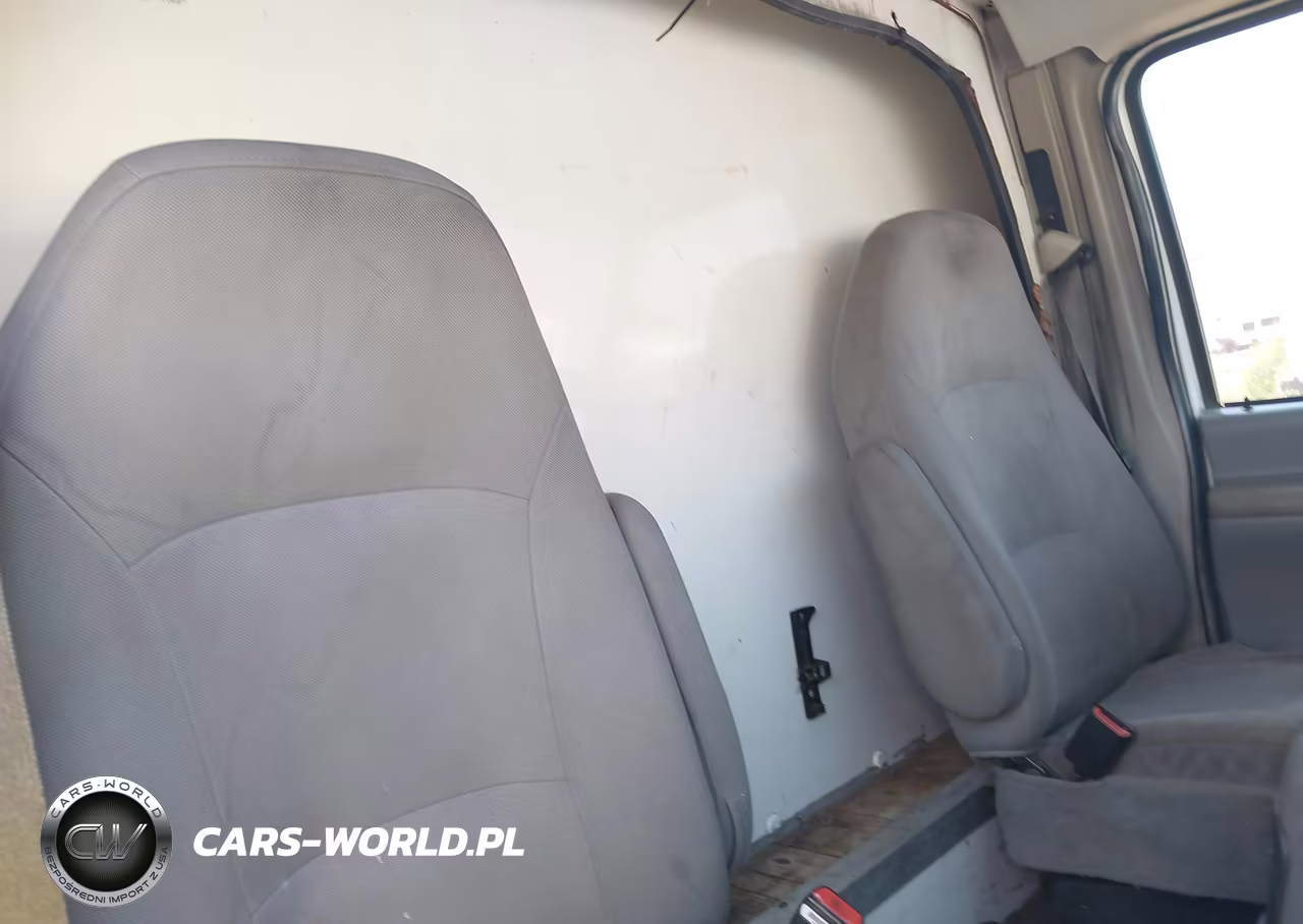 2005 Ford E-350 Cutaway Standard VIN:1FDSE35L75HA92761 - 8