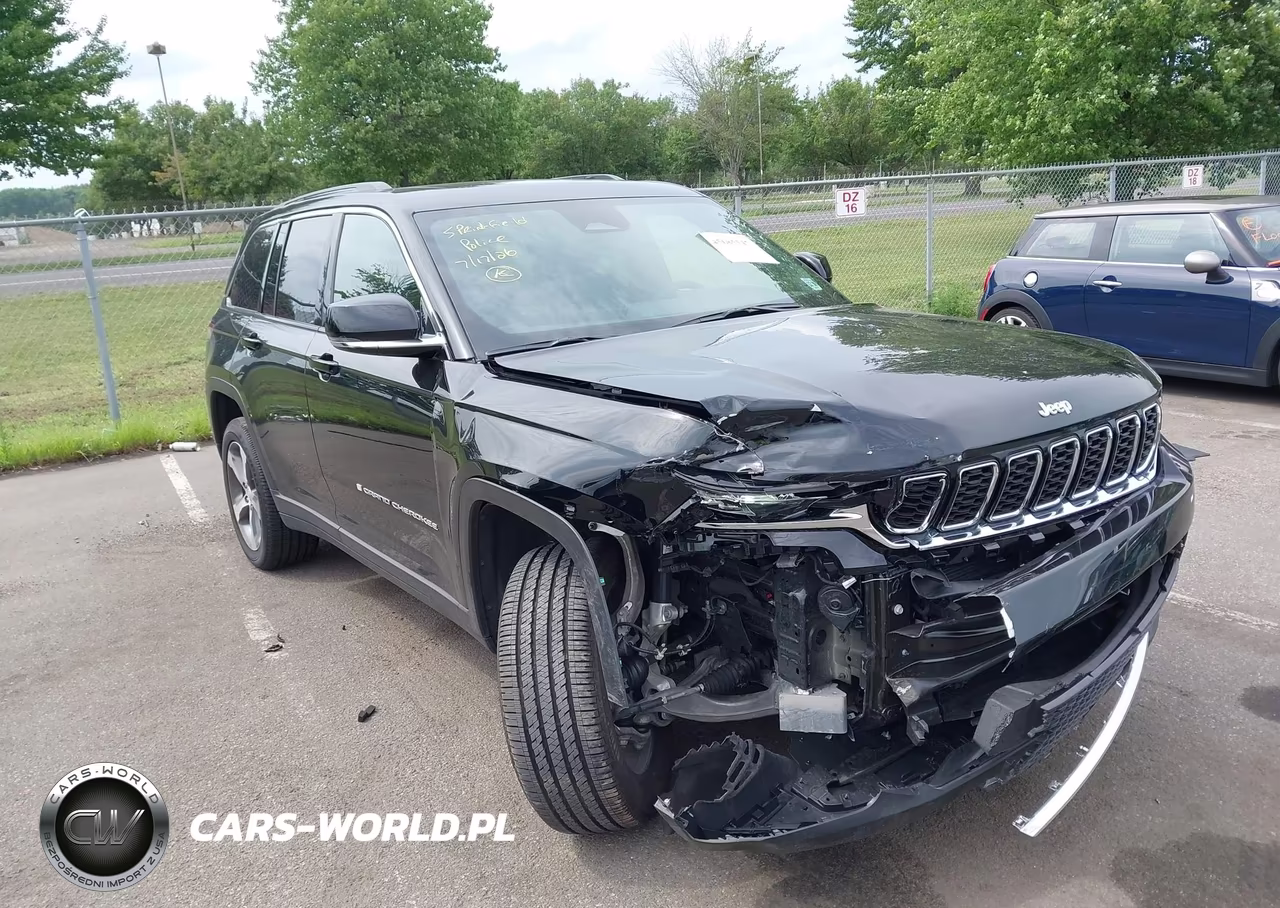 2025 Jeep Grand Cherokee Limited 4X4 VIN:1C4RJHBG2SC369814 - 1
