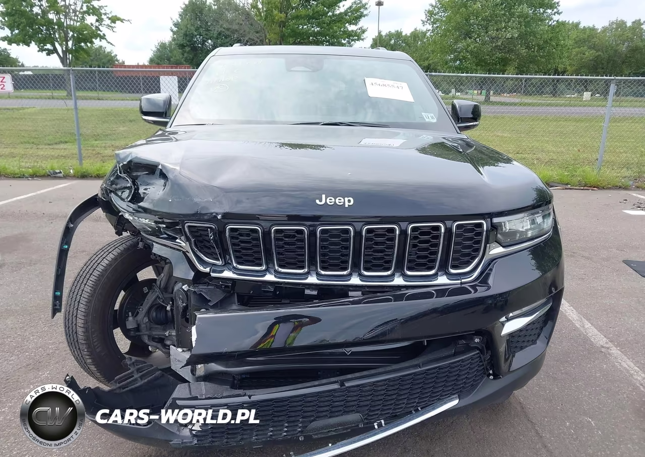 2025 Jeep Grand Cherokee Limited 4X4 VIN:1C4RJHBG2SC369814 - 12