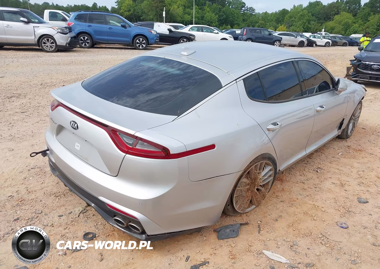 2018 Kia Stinger VIN:KNAE15LA2J6016832 - 4