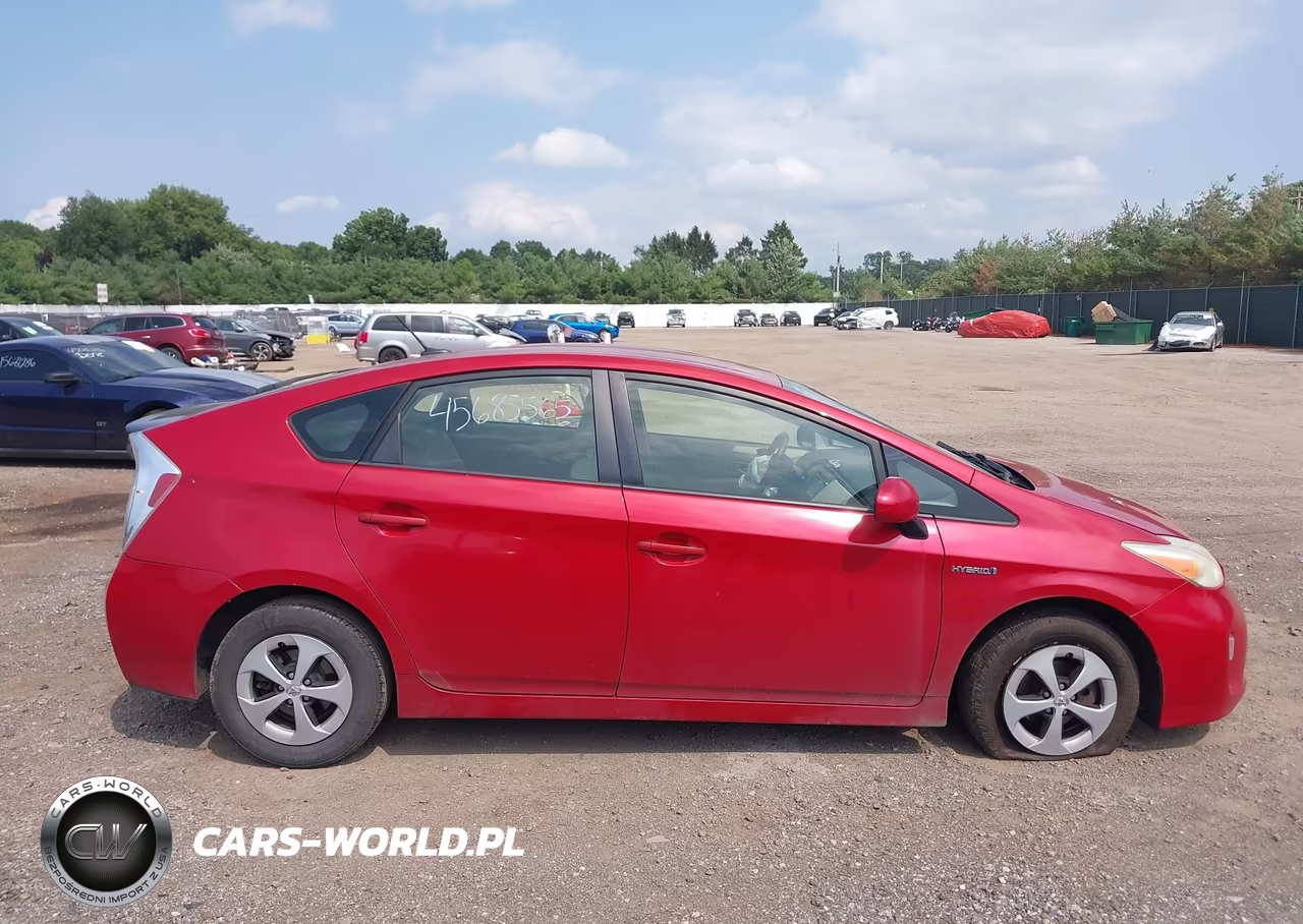 2013 Toyota Prius Three VIN:JTDKN3DU0D5681245 - 14