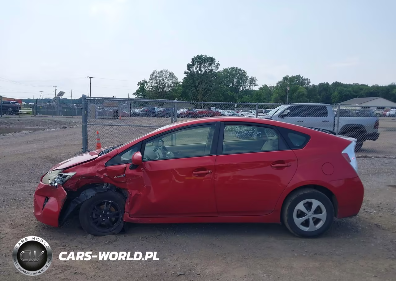 2013 Toyota Prius Three VIN:JTDKN3DU0D5681245 - 15