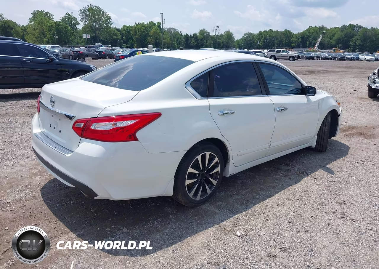 2017 Nissan Altima 2.5 S VIN:1N4AL3AP0HC208131 - 4
