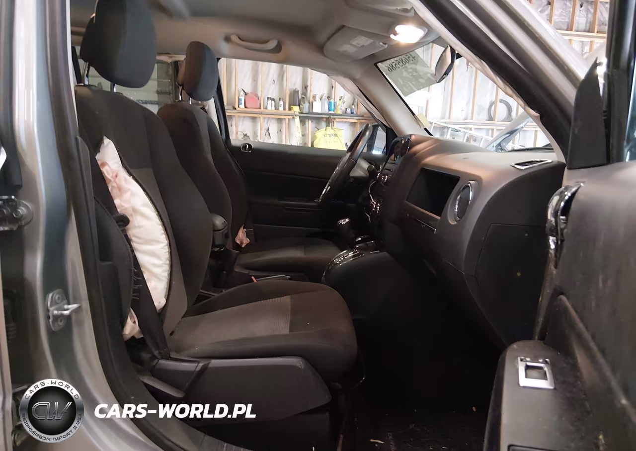 2015 Jeep Patriot Latitude VIN:1C4NJRFB2FD379438 - 5