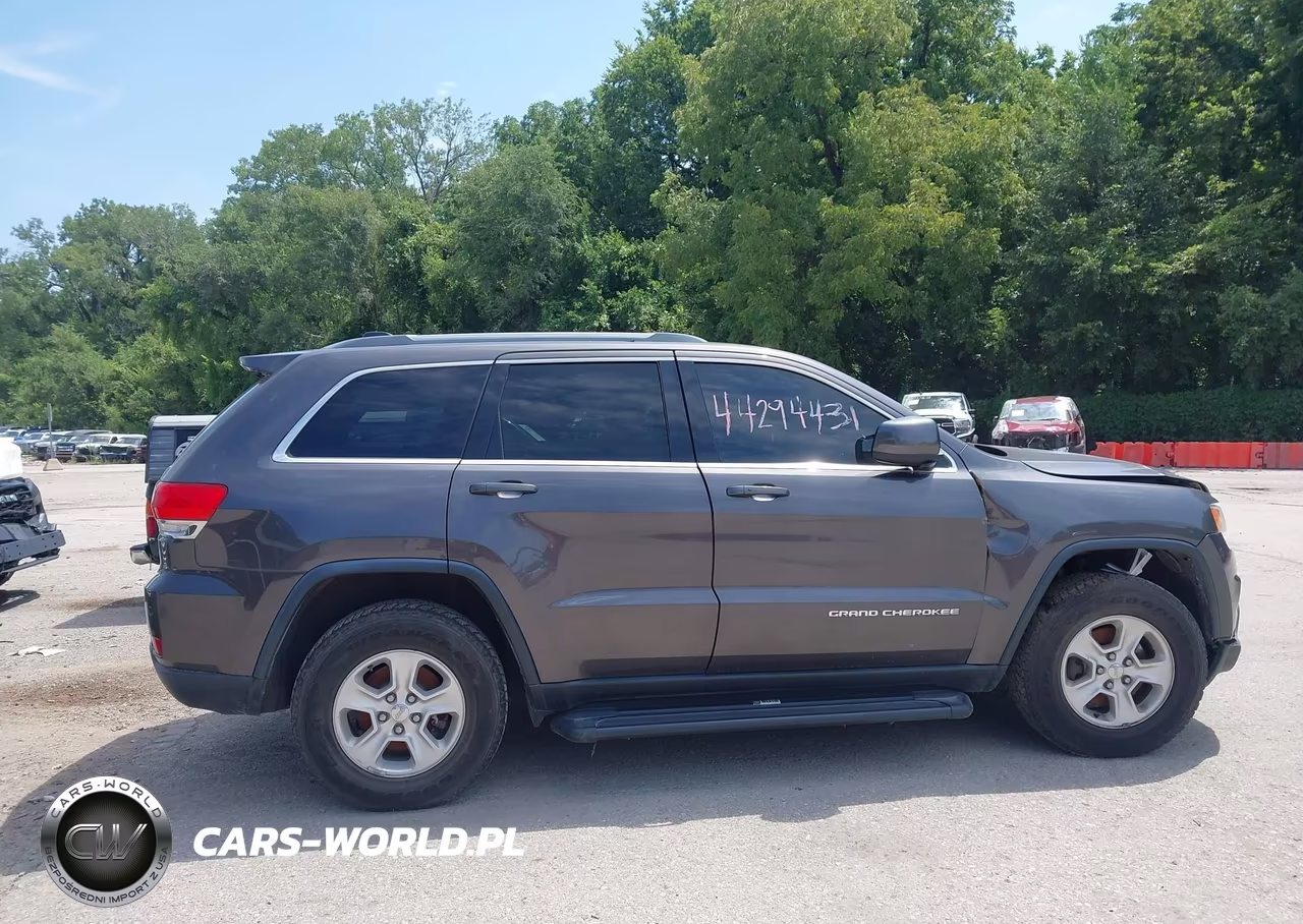 2015 Jeep Grand Cherokee Laredo VIN:1C4RJFAG5FC844108 - 14