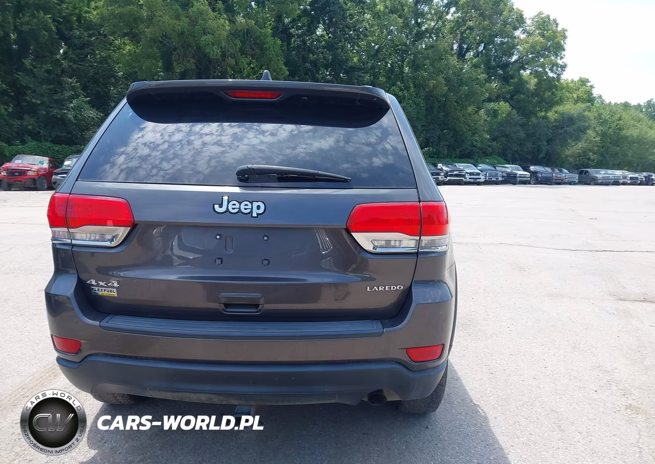 2015 Jeep Grand Cherokee Laredo VIN:1C4RJFAG5FC844108 - 17
