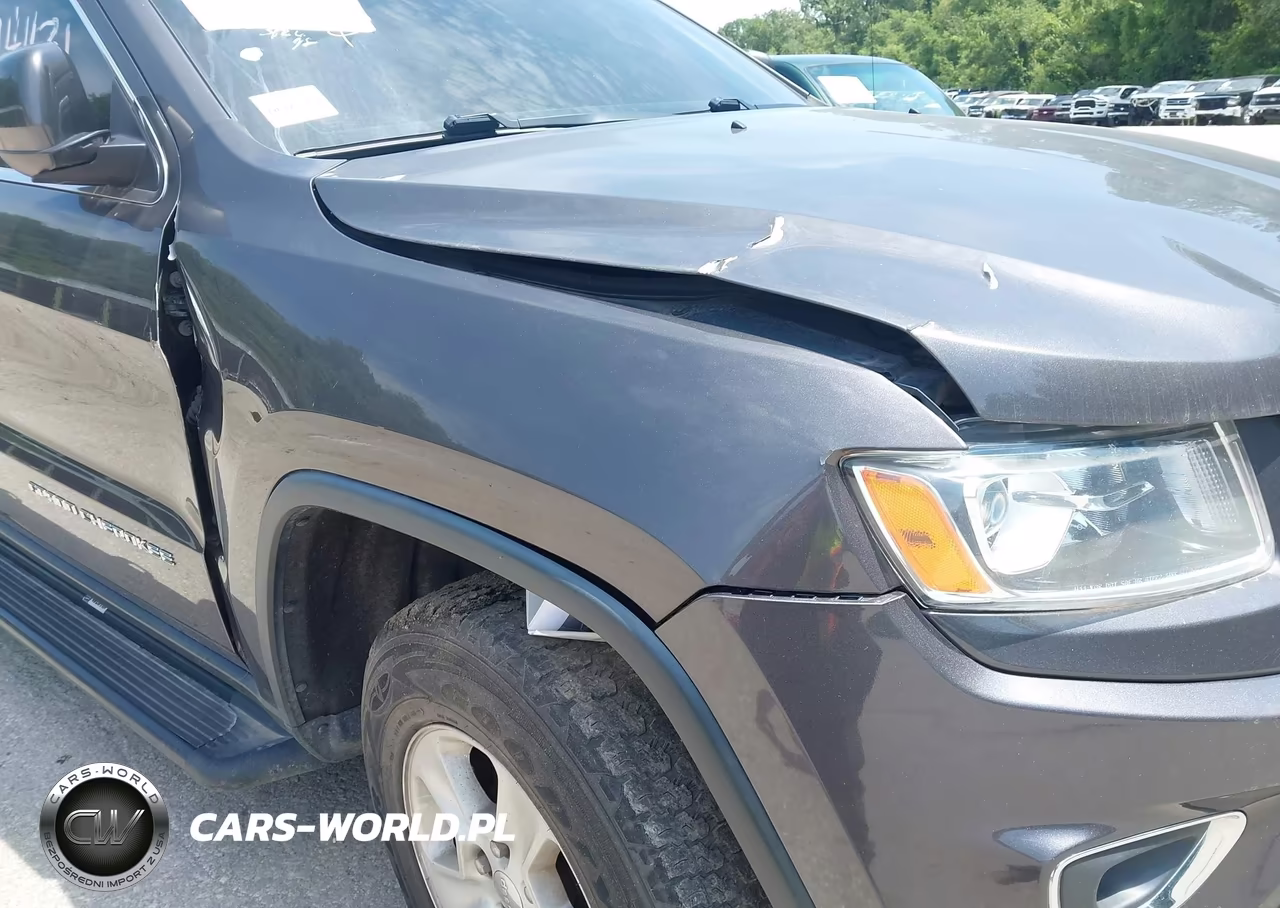 2015 Jeep Grand Cherokee Laredo VIN:1C4RJFAG5FC844108 - 18