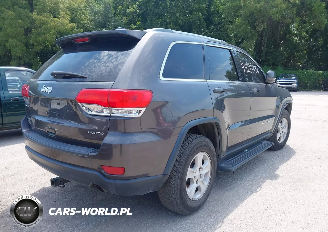 2015 Jeep Grand Cherokee Laredo VIN:1C4RJFAG5FC844108 - 4