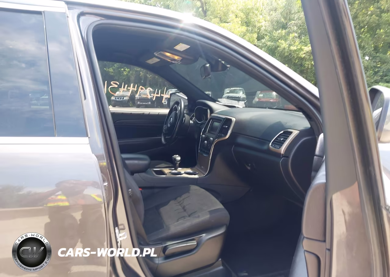 2015 Jeep Grand Cherokee Laredo VIN:1C4RJFAG5FC844108 - 5