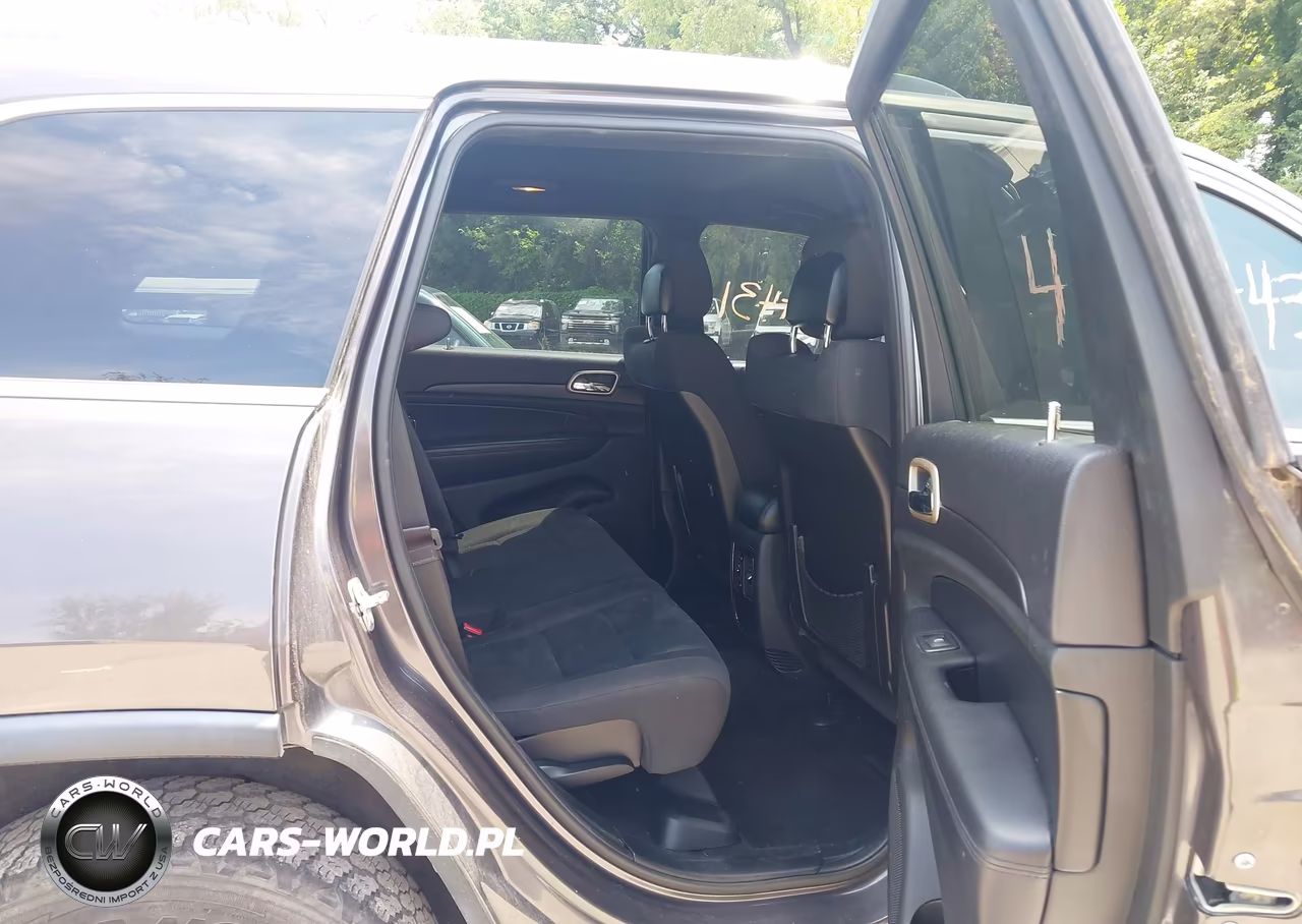 2015 Jeep Grand Cherokee Laredo VIN:1C4RJFAG5FC844108 - 8