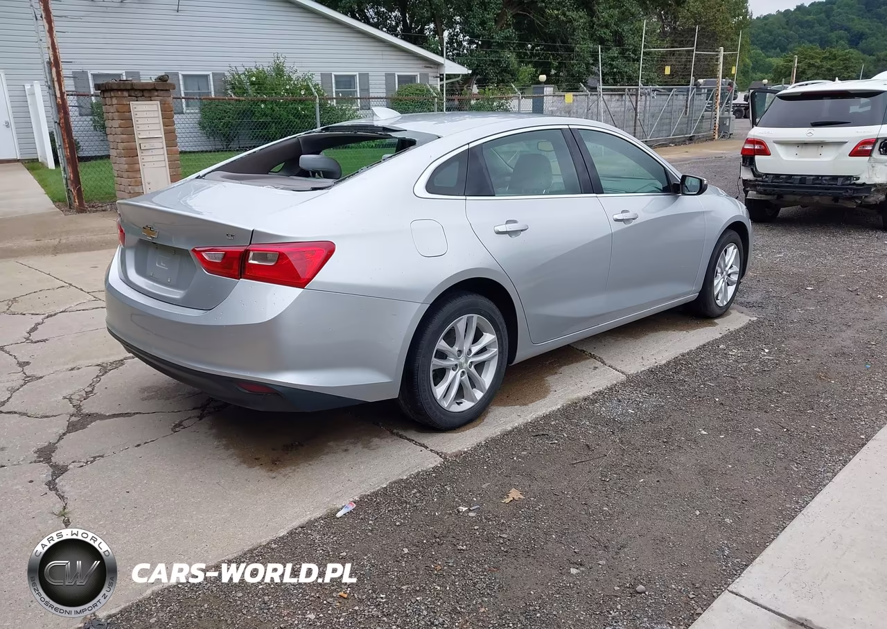 2018 Chevrolet Malibu Lt VIN:1G1ZD5ST6JF174081 - 4