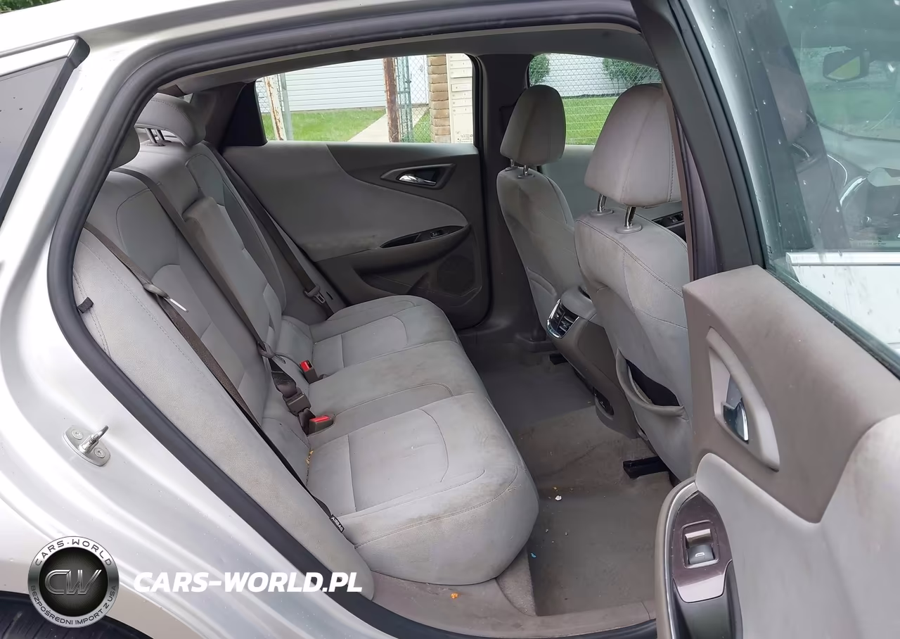 2018 Chevrolet Malibu Lt VIN:1G1ZD5ST6JF174081 - 8