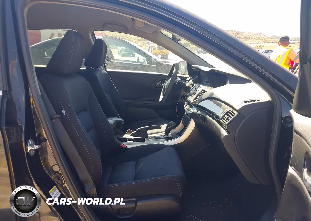 2015 Honda Accord Sport VIN:1HGCR2F52FA105368 - 5