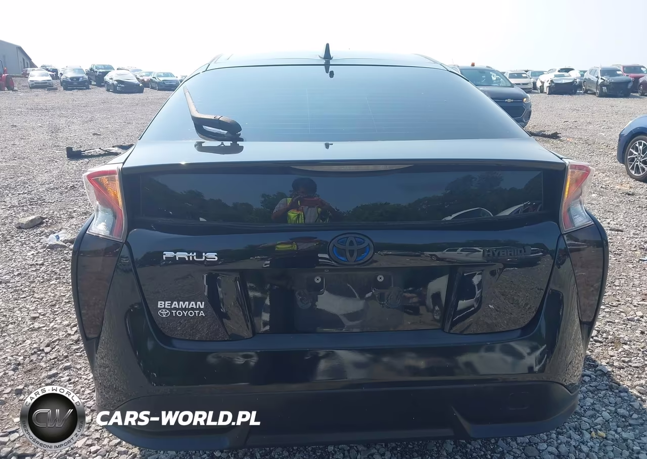 2016 Toyota Prius Three Touring VIN:JTDKARFU5G3020273 - 16