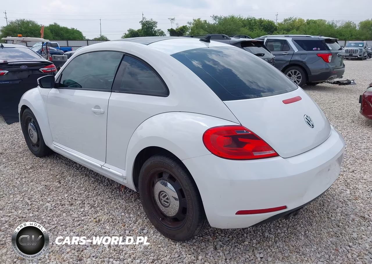 2014 Volkswagen Beetle 2.5L VIN:3VWJX7AT3EM606136 - 3