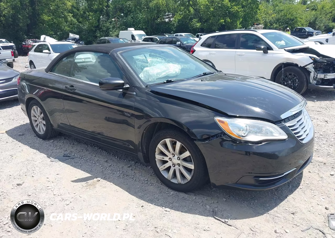 2013 Chrysler 200 Touring – zdjęcie 1 z 15