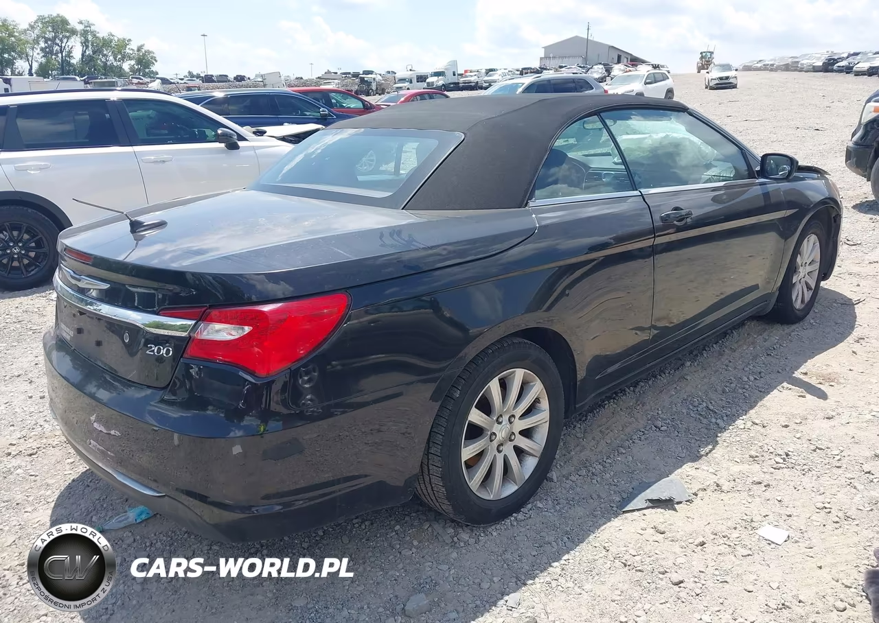 2013 Chrysler 200 Touring VIN:1C3BCBEB5DN594720 - 4