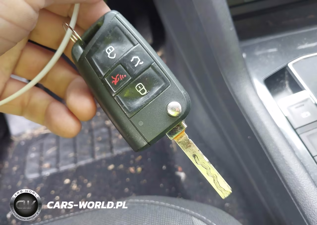 2018 Volkswagen Tiguan 2.0T S VIN:3VV1B7AXXJM125347 - 11