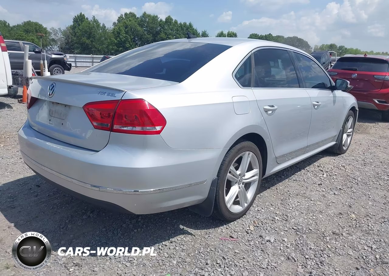 2013 Volkswagen Passat 2.0L Tdi Sel Premium VIN:1VWCN7A32DC137359 - 4