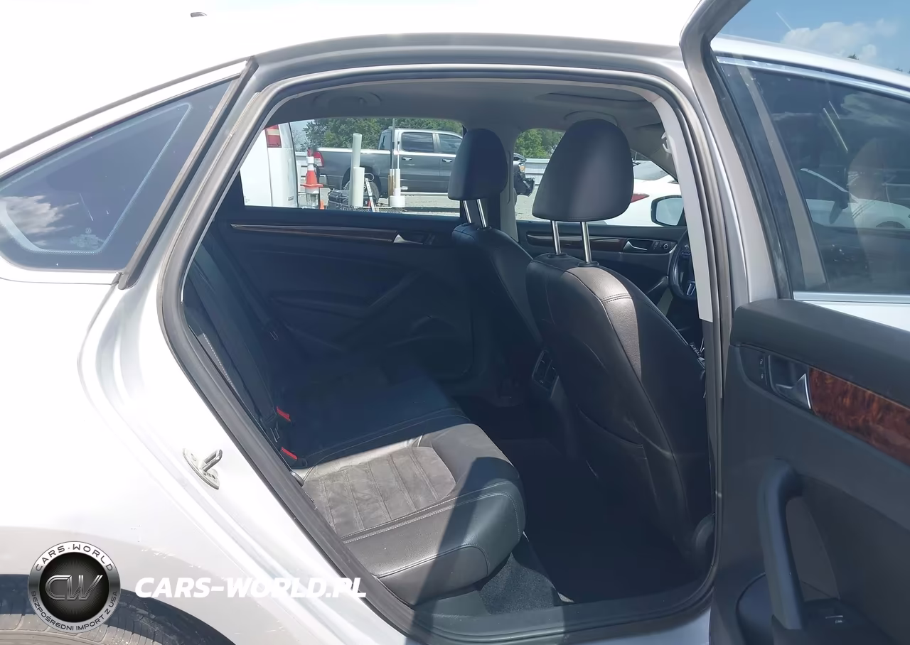 2013 Volkswagen Passat 2.0L Tdi Sel Premium VIN:1VWCN7A32DC137359 - 8
