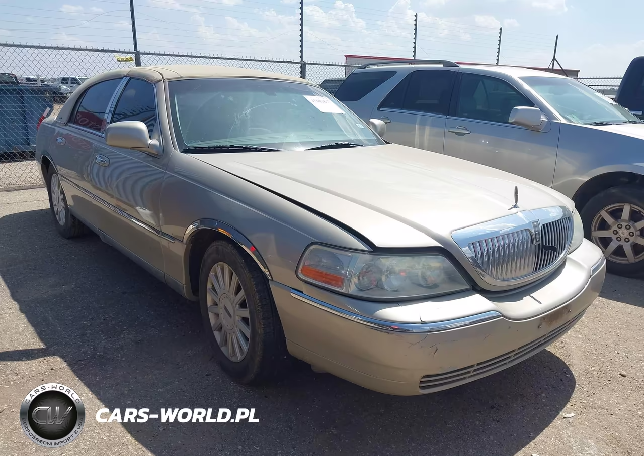 2005 Lincoln Town Car Signature